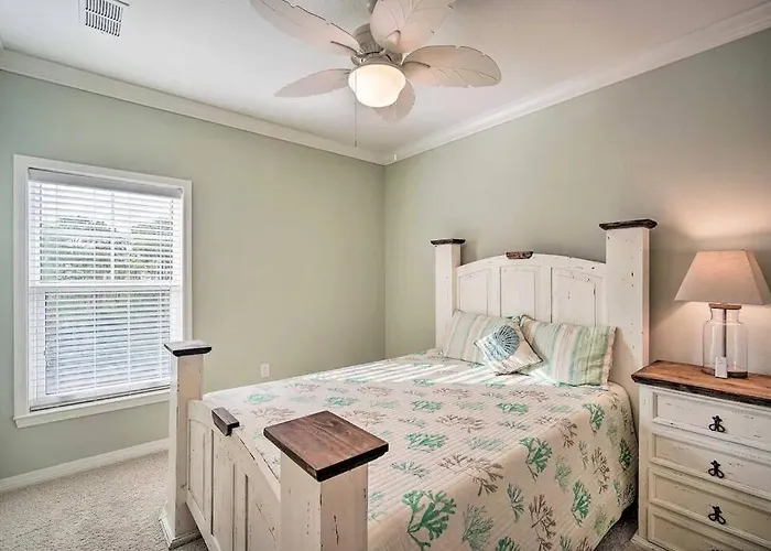 New Listing W Pool & Hot Tub 4bd Discounted Holiday home
