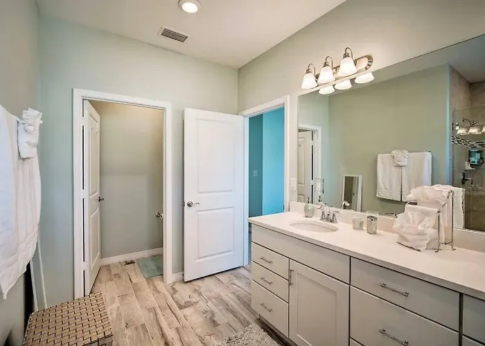 Holiday home New Listing W Pool & Hot Tub 4bd Discounted