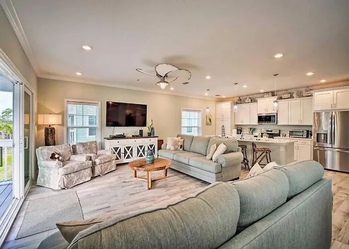 New Listing W Pool & Hot Tub 4bd Discounted Holiday home